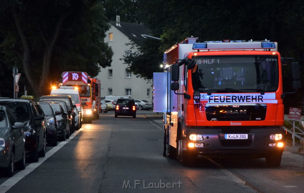 Feuer 2 Y Kellerbrand Koeln Ostheim Ruppinerstr P004.JPG - Miklos Laubert